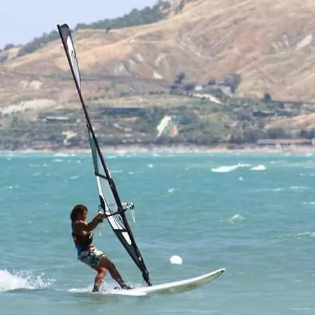 Couette-café Vista Mare 4*