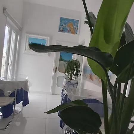 Couette-café Vista Mare 4*